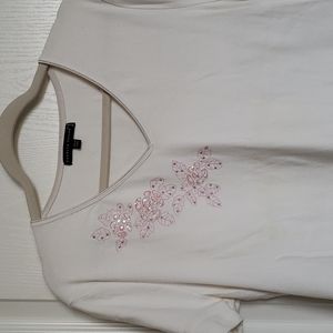 Carolyn Taylor V-neck T-shirt